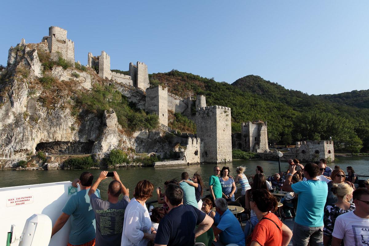 Golden Danube Bed & Breakfast Veliko Gradište Екстериор снимка